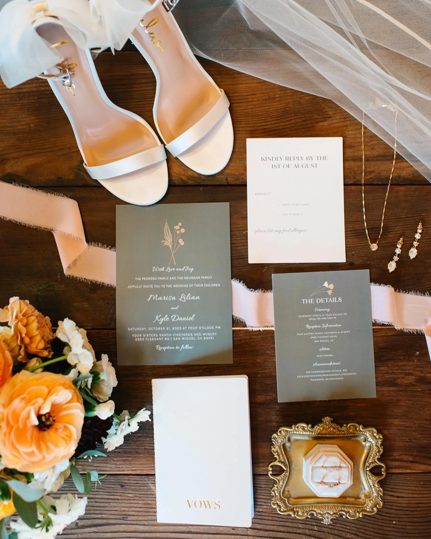 Marisa &amp; Kyle 👰🏻&zwj;♀️🌿🍷🌞🪵💗💍✨

(associate shot for @somewherestudiosphotography)