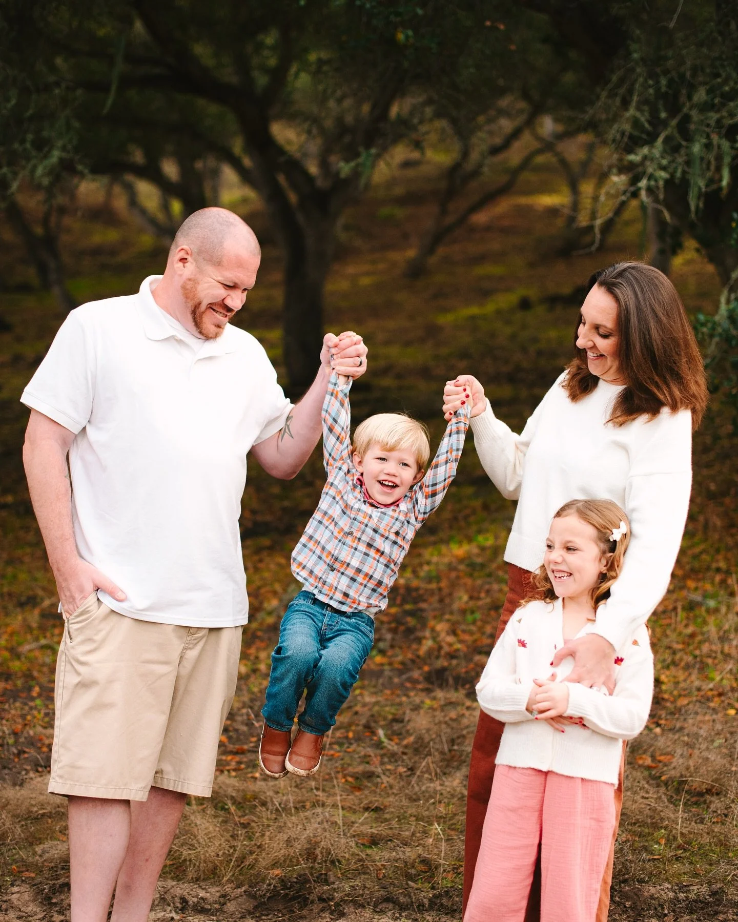 🤎🧑&zwj;🧑&zwj;🧒&zwj;🧒🌸🌳🌾✨