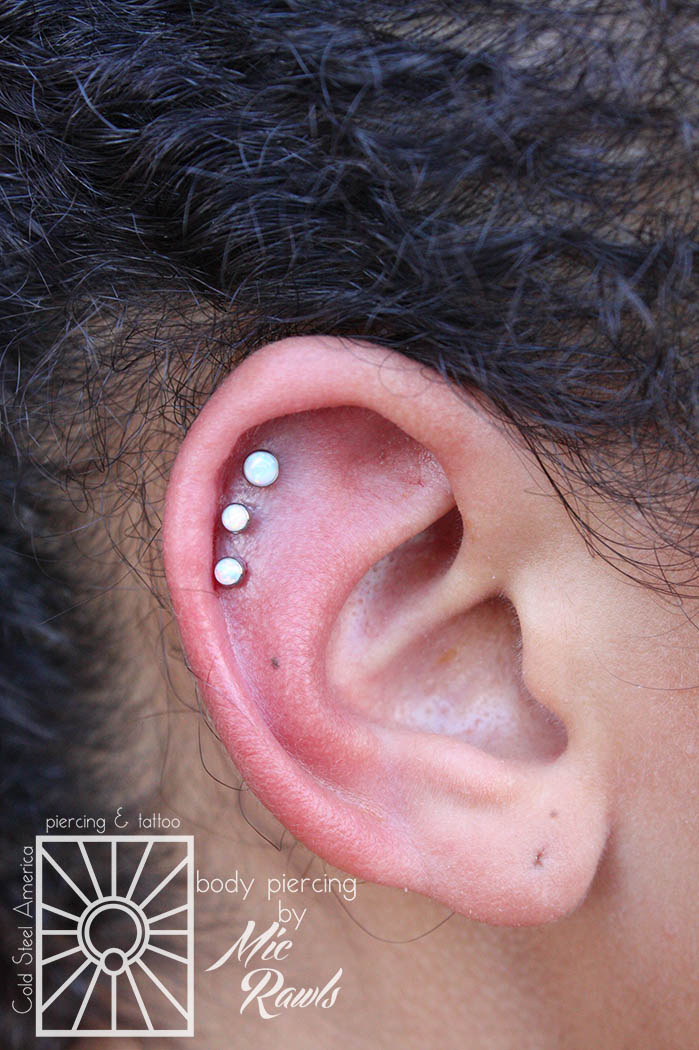 Mic got to do this cute little triple combo the other day, with 2.5 and 3mm synthetic White Opals from NeoMetal!