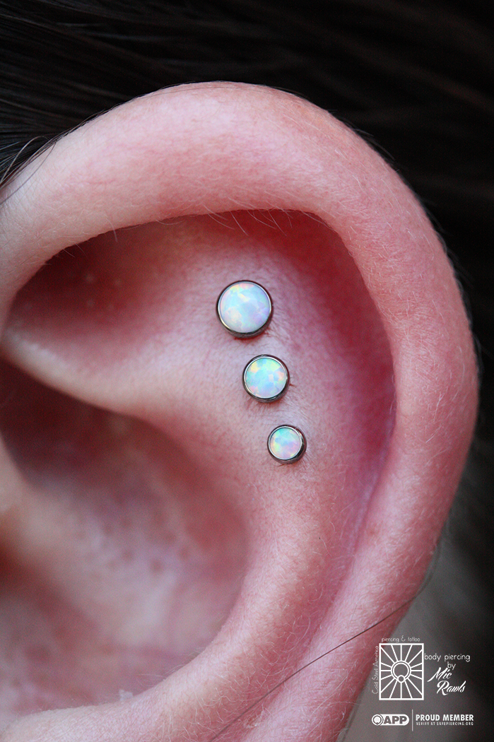 Fresh triple project Mic did the other day that turned out spectacularly! We cannot get enough of doing these projects, especially when we get to combine descending gem sizes like we did with these beautiful synthetic White Opals from NeoMetal.