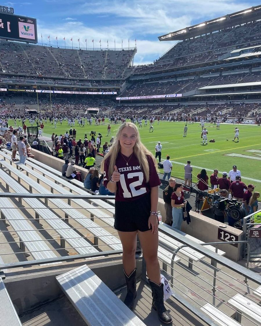 Name: Ally Petrusek

LSF Position: Member-at-Large 

Class: 2025 (A WHOOP!) 👍🏻

Hometown and Major: Needville, TX / Communication

Likes: Music 🎧 , reading 📖, being outside 🏞️
Dislikes: wasps, Tx things expanding to other states 

What I like to