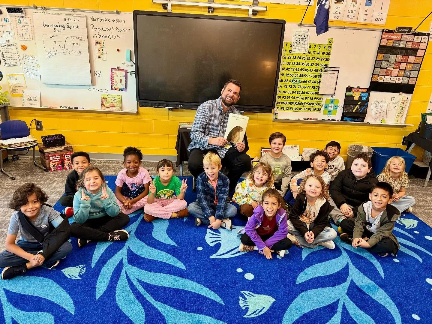 This morning I had the best time celebrating United to Read and hanging out with some awesome 1st graders at Pine Island Elementary!

I loved seeing their excitement and getting to be a small part of a day that inspires a love for reading.

Moments l