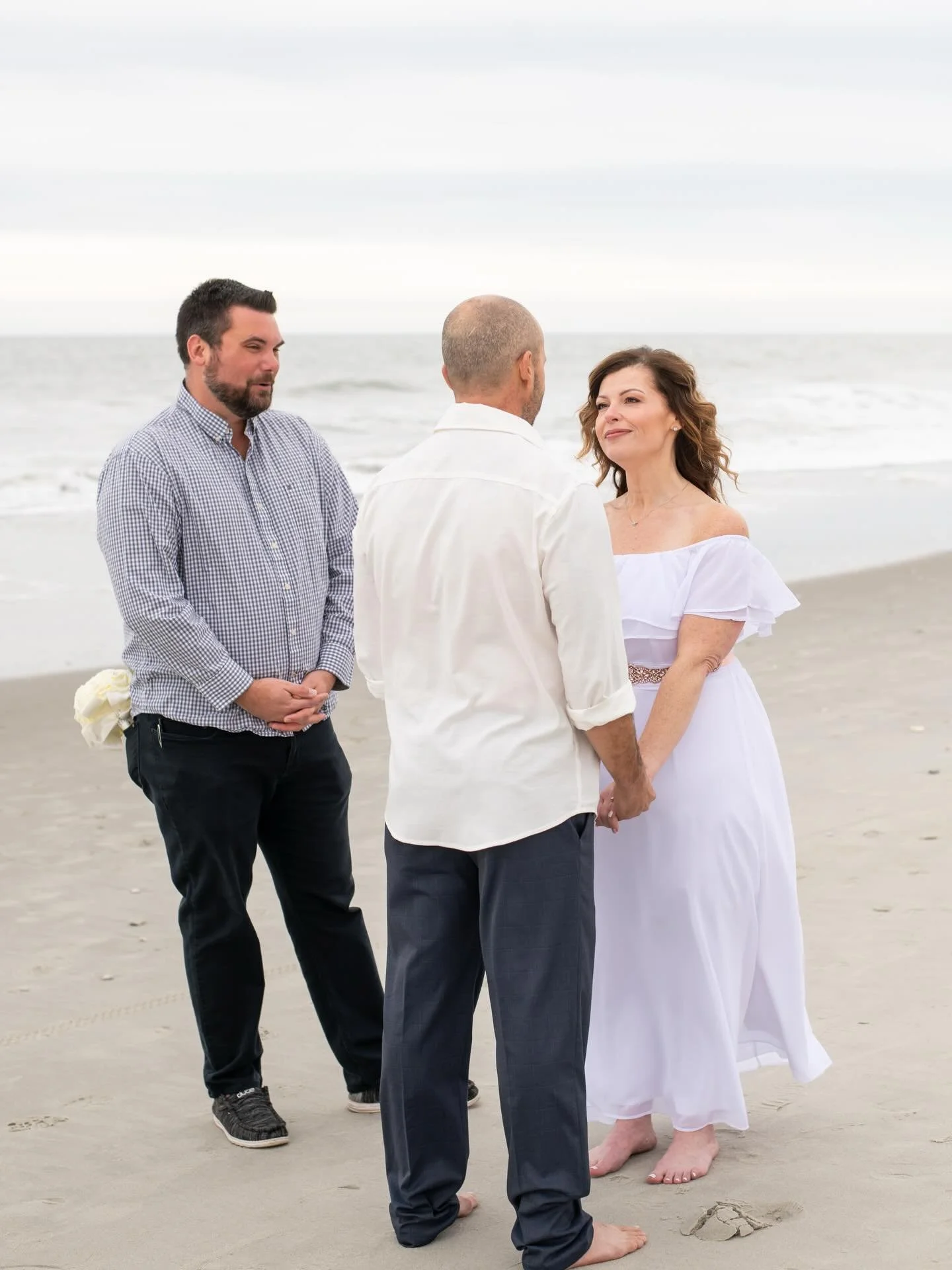 Beach elopements aren&rsquo;t just for summer.
Every season brings its own beauty when your focus is simply the two of you, your vows, and a moment that&rsquo;s truly about your love. ❤️ 

#Elope #beachweddings #simplebeachweddings 

📷 @palmettosunr