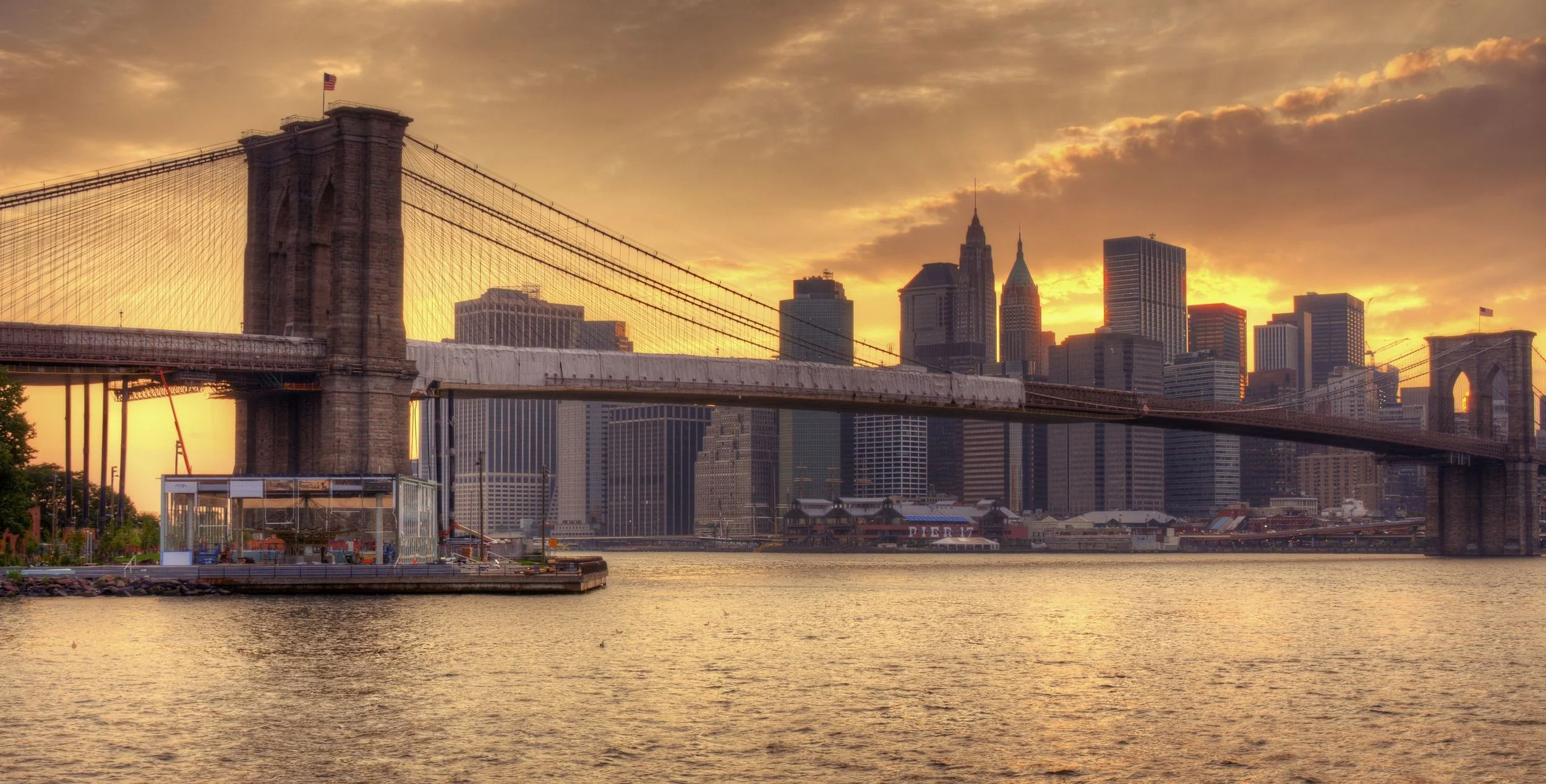 Brooklyn-Bridge-and-Lower-Manhattan-skyline-in-New-York-City-NY.jpg
