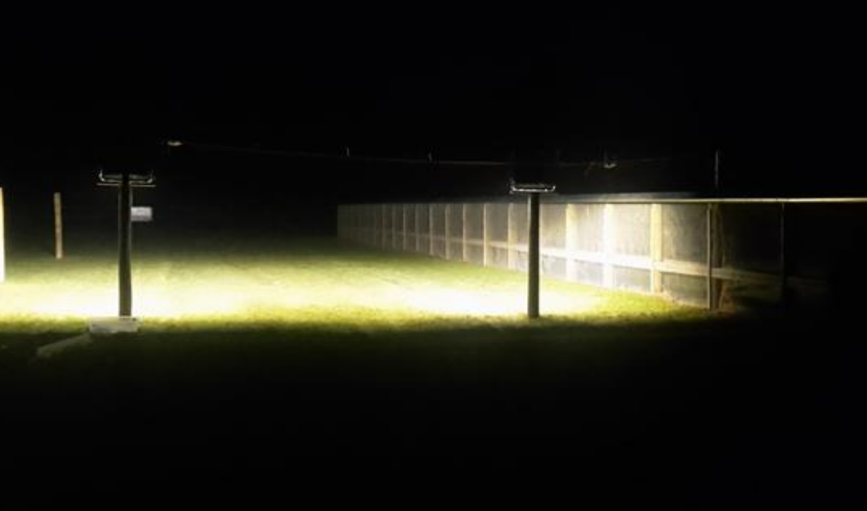 Technical Report #7: Defending openings in predator fences: Using light as a deterrent