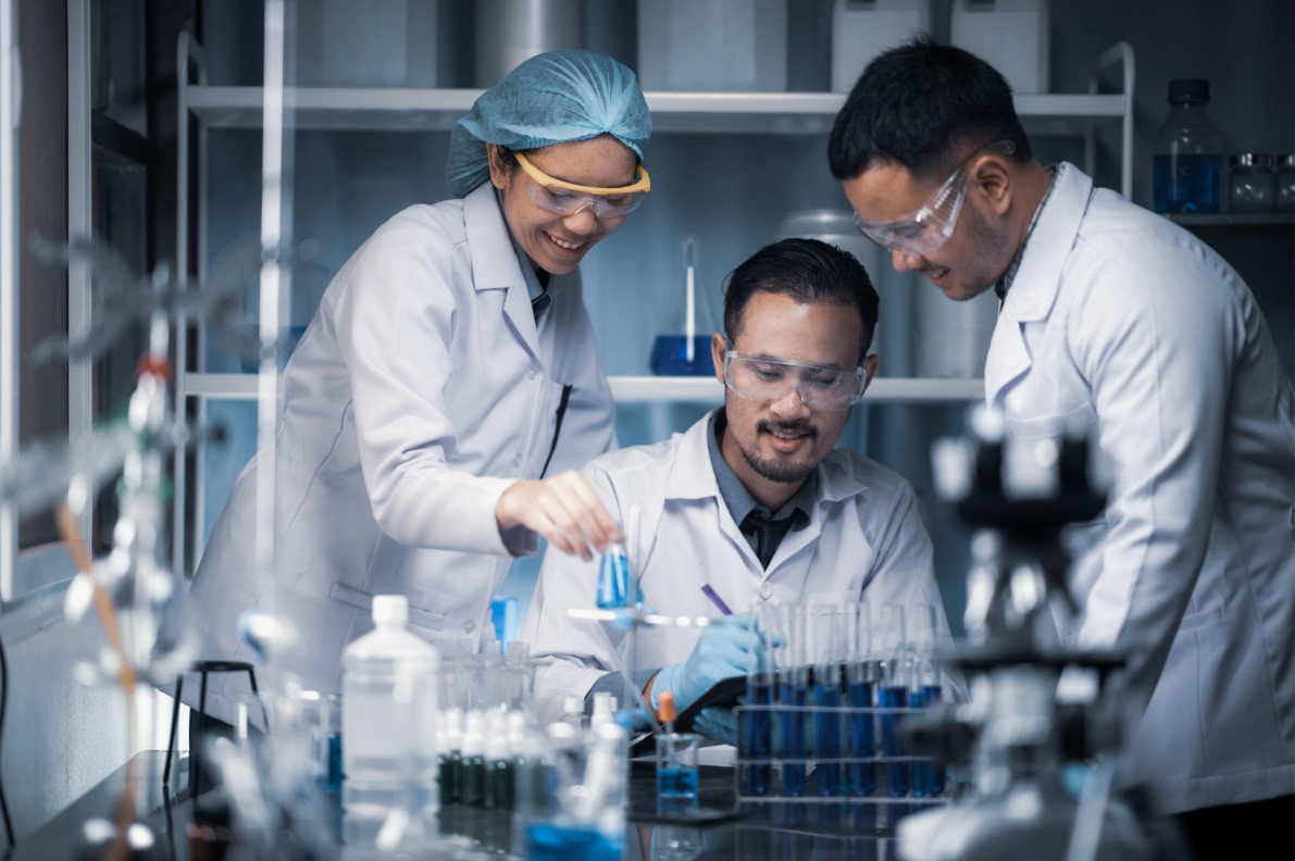 Clinical Trial Associate vs Clinical Research Associate