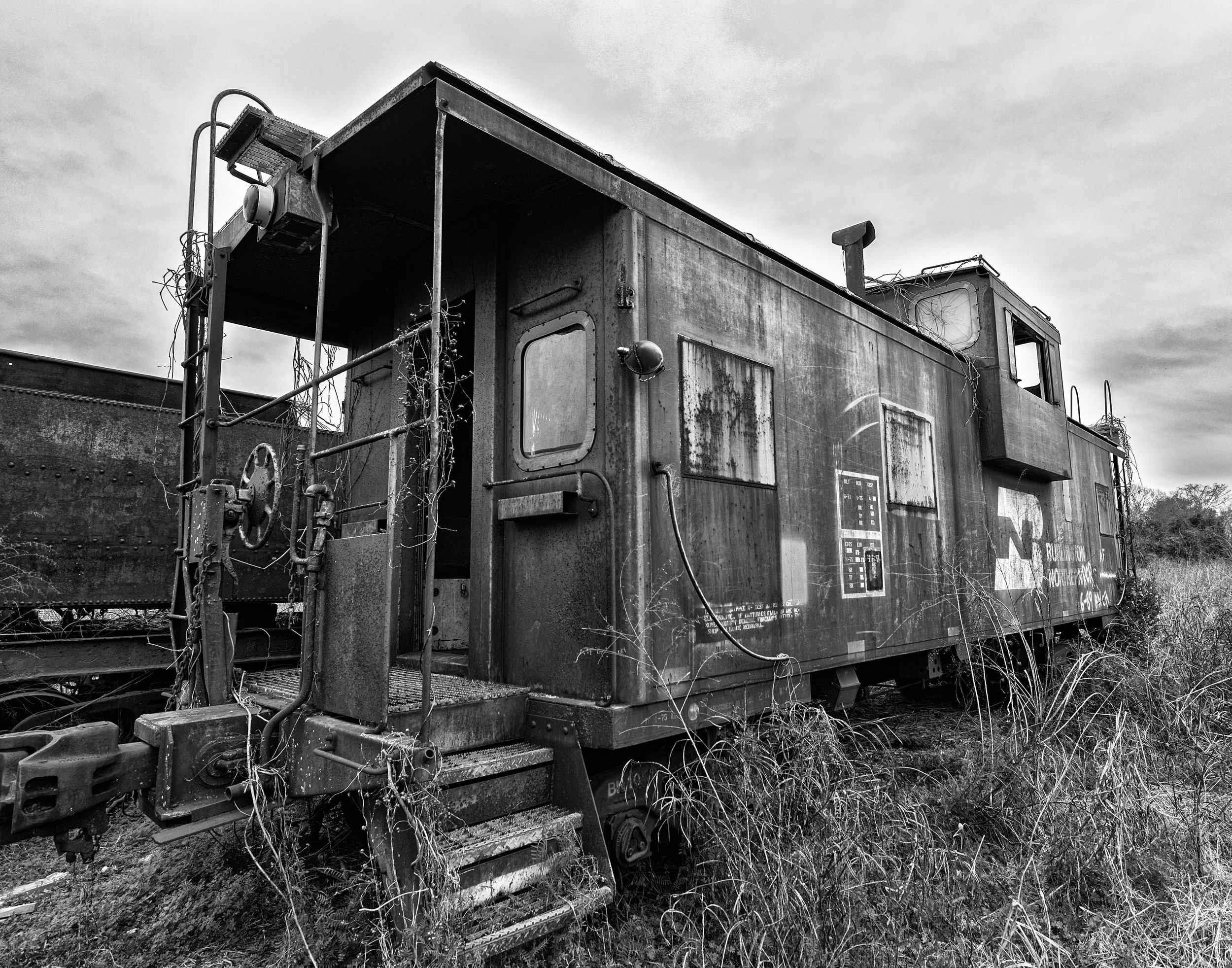 23 - BN caboose wide 14x11.jpg