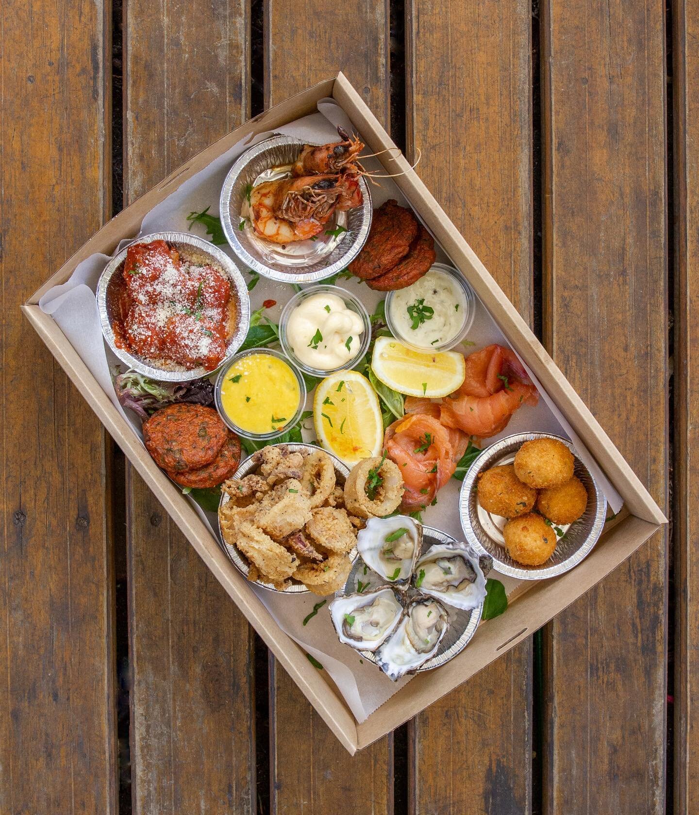 SPUNTINO BOXES: Italian for &lsquo;light meals&rsquo;! Each designed delectably around your tastebuds and the ease of taking away. Now available via the link in our bio, with a complimentary bottle of house wine xxx