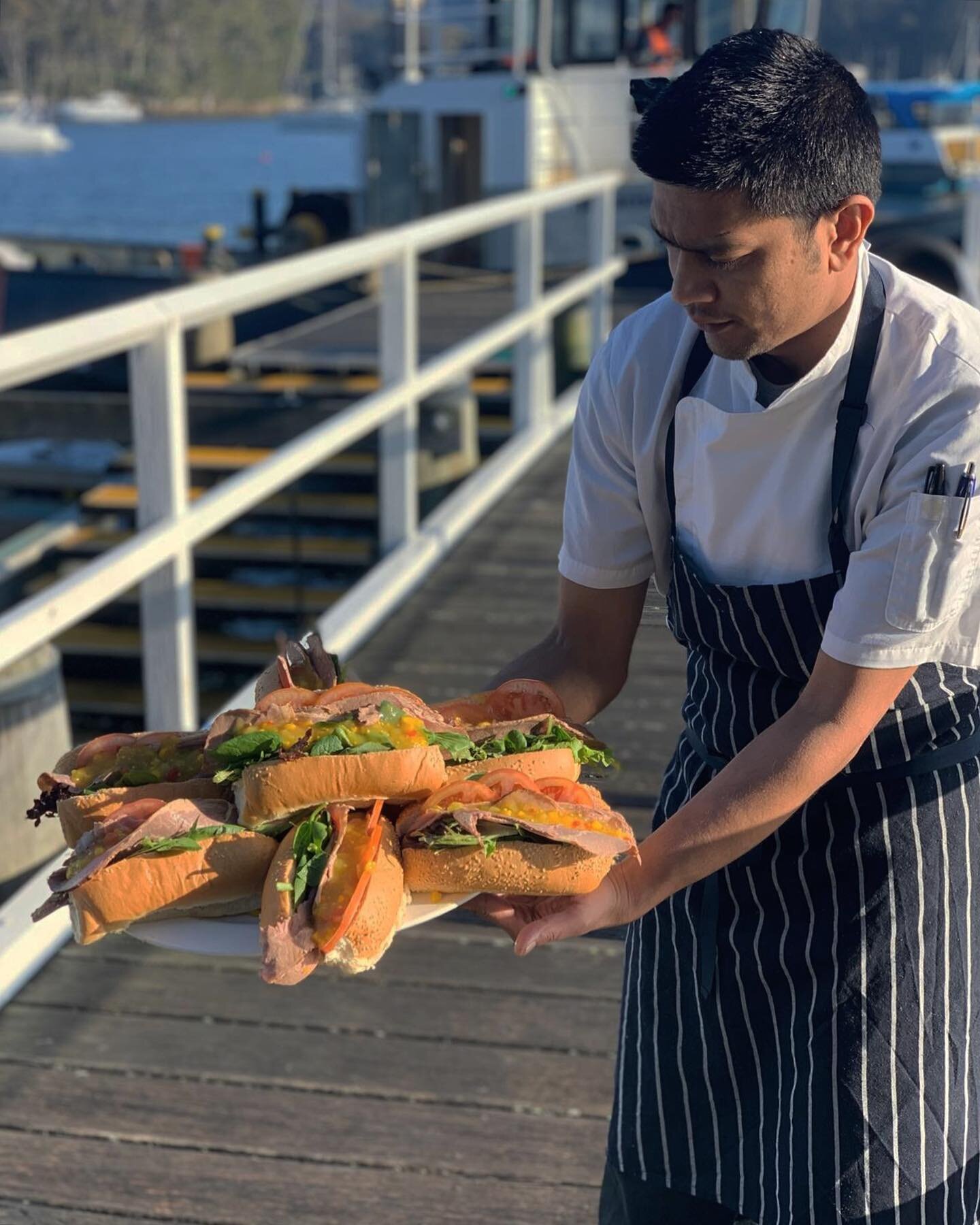 lunchtime&rsquo;s &lsquo;rolling in&rsquo; and we are ready! Takeaway &amp; sit by the water on the wharf or laze around the timber pedestrian track. It&rsquo;s a stunning day for it ✨
#waterfrontstorecafe