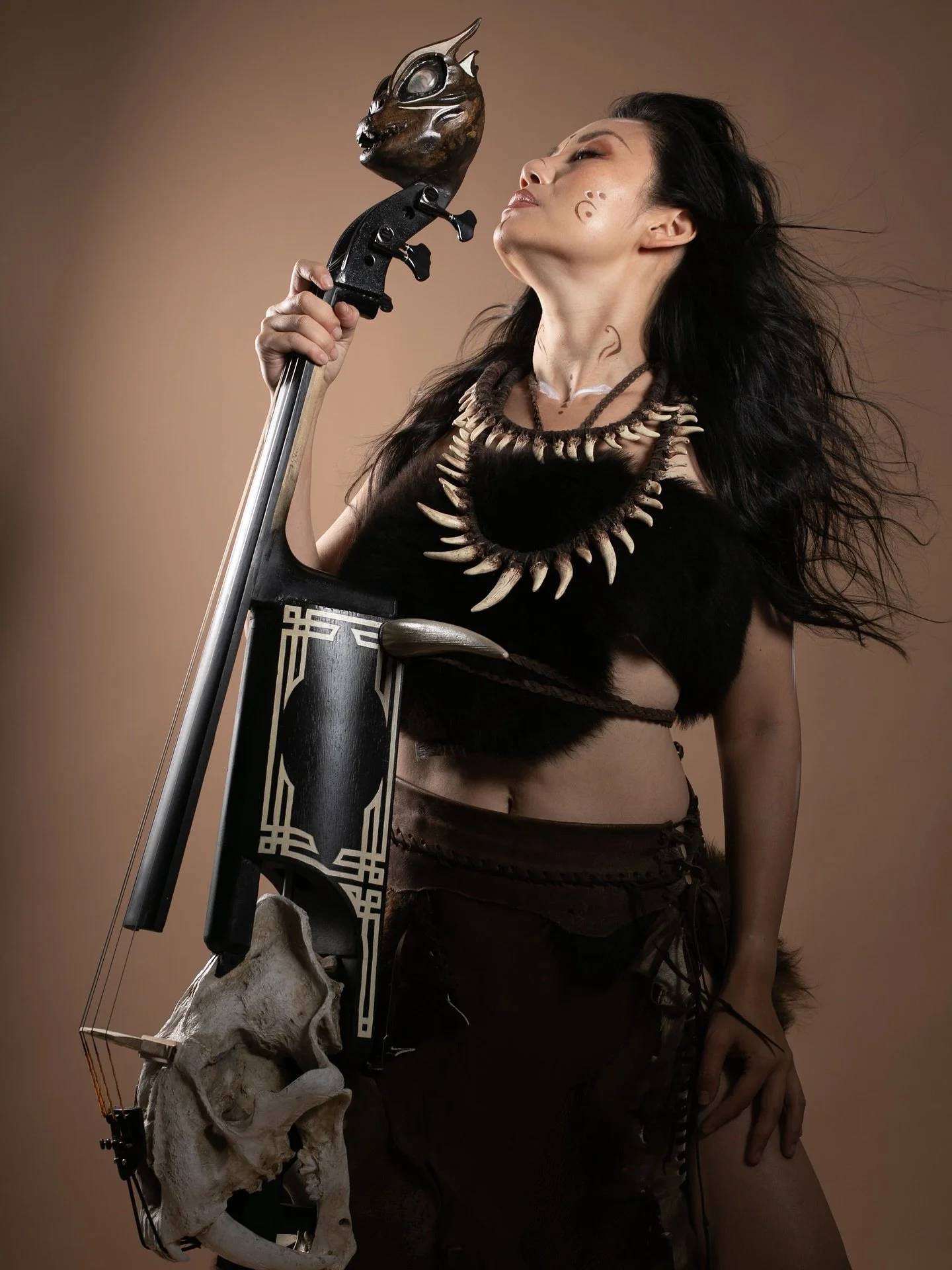 路遥知马力，日久见人心。
&mdash; As distance tests a horse&rsquo;s strength, time reveals a person&rsquo;s character.
From the anonymous work &ldquo;Fight Gratitude&rdquo; (《争报恩》) of the Yuan Dynasty (1279&ndash;1368), when Mongol horsemen ruled China, this sayi