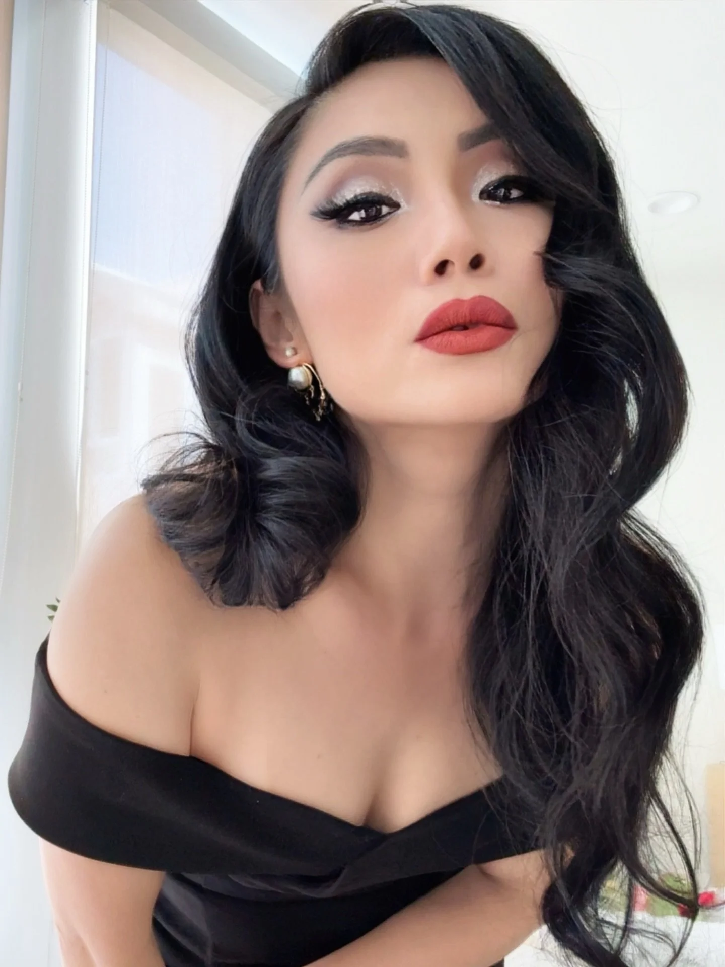 Oui 🖤 &ldquo;The Hidden Light&rdquo; from my new album THE CELLO STORIES 🎶 

@samuel_safa_ @kaptain_music @apmmusic