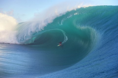 WOMEN WHO SURF - KEALA AT TEAHUPOO