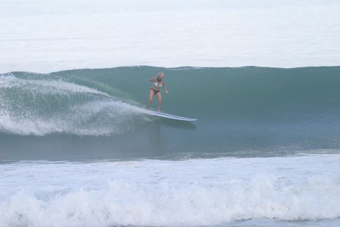 WOMEN WHO SURF - JANET AT PAVONES