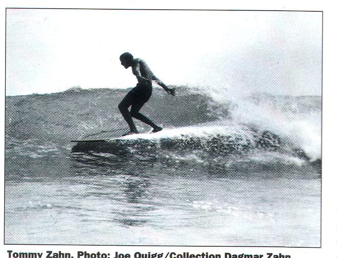 Los surfistas de las décadas de 1940 y 1950 tenían todo ese hermoso punto de surf de California, solo para ellos.  Y todo lo que querían hacer era montarlo mejor. Tom Zahn diseñando lo que probablemente sea un Malibu Chip.  Foto de la colección Dagmar Zahn.