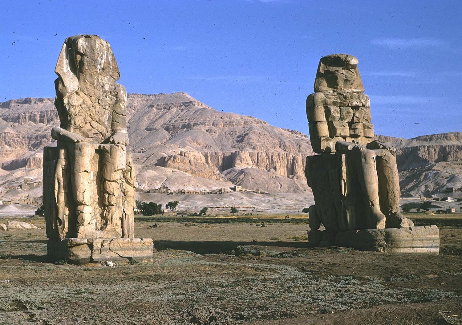 Metz 10 - 1961 - Egypt two statues - Metz101 - 8 M.jpg