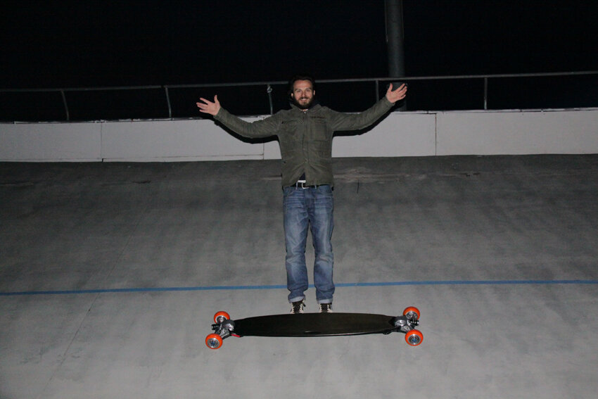 Stephane Pelletier, the mad Frenchman, and his super-fast electric skate. I don't know if he ever brought this thing to market.