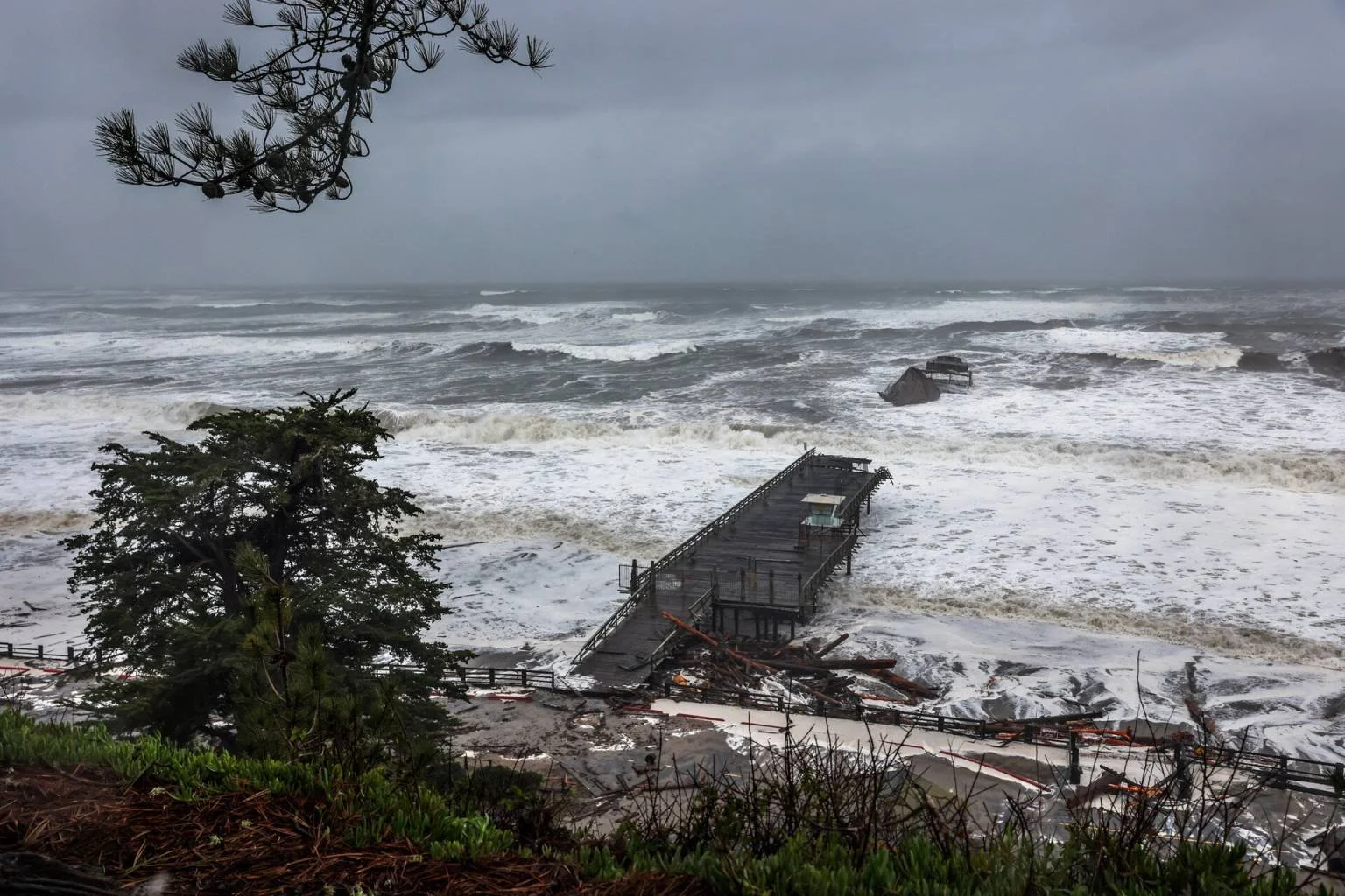 Oh No El nino seacliff pier destroyed from paper stormy - 9-21-2026.jpg
