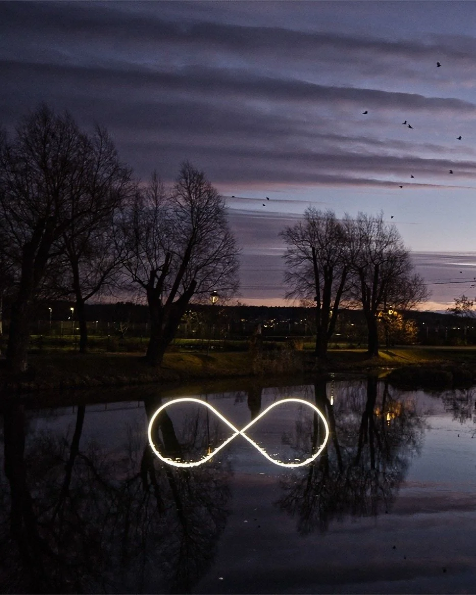 ✨Tiesitk&ouml;, ett&auml; voit t&auml;ll&auml; viikolla nauttia urbaanissa ja luonnonl&auml;heisess&auml; ymp&auml;rist&ouml;ss&auml; nykytaiteesta Vantaalla? ✨

Reflektor Vantaa on audiovisuaalinen taidefestivaali, joka j&auml;rjestet&auml;&auml;n t