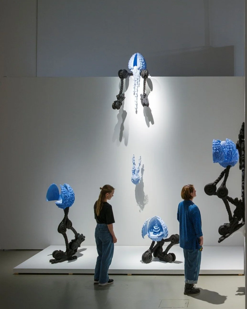 💙Artsi toivottaa hyv&auml;&auml; itsen&auml;isyysp&auml;iv&auml;&auml; lauantaina 6.12.! 🤍

Myyrm&auml;ess&auml; Peiliss&auml; katoavat ajan varjot -n&auml;yttely on la 6.12. suljettu ja avoinna su 7.12.klo 11&ndash;16.

Tikkurilassa Galleria K:ssa