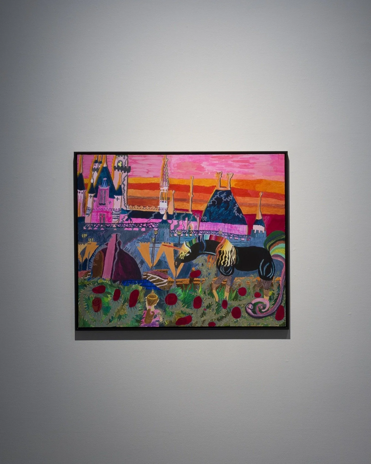 🌹Peiliss&auml; katoavat ajan varjot-n&auml;yttelyn kuvataiteilija Hanna Niemisen taide kumpuaa sis&auml;isest&auml; todellisuudesta. Taiteen keski&ouml;ss&auml; on unet, tunteet ja fantasiamaailmat. 🌹

Nieminen luo maalauksia, keramiikkaa ja taidek