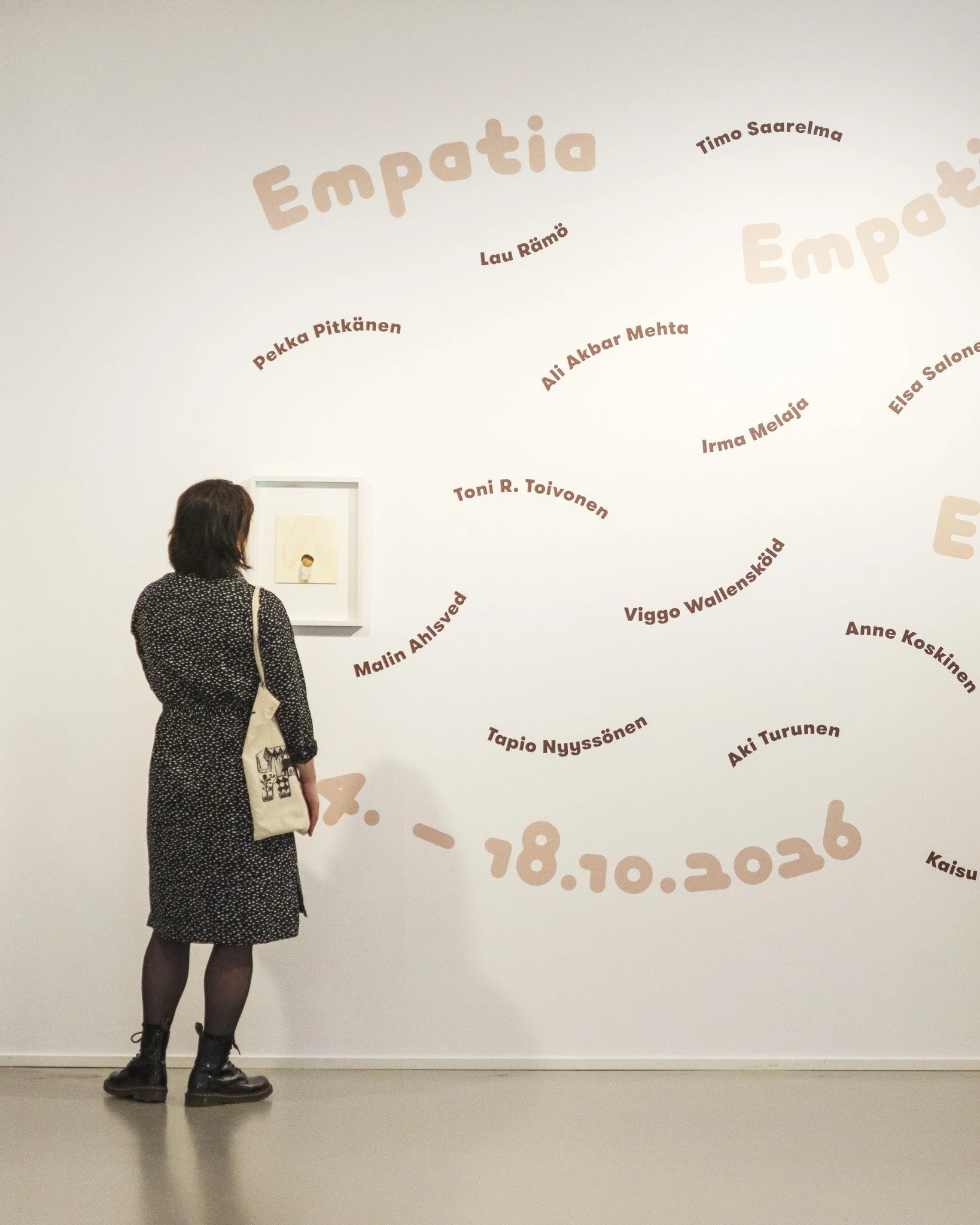 Artsin senioriaamup&auml;iv&auml;&auml; vietet&auml;&auml;n taas torstaina 23.4. klo 10.30-12.00. T&auml;ll&auml; kertaa ohjelmassa on opastettu kierros uunituoreeseen Empatia-n&auml;yttelyyn sek&auml; kahvitarjoilu. Vapaa p&auml;&auml;sy, tervetuloa