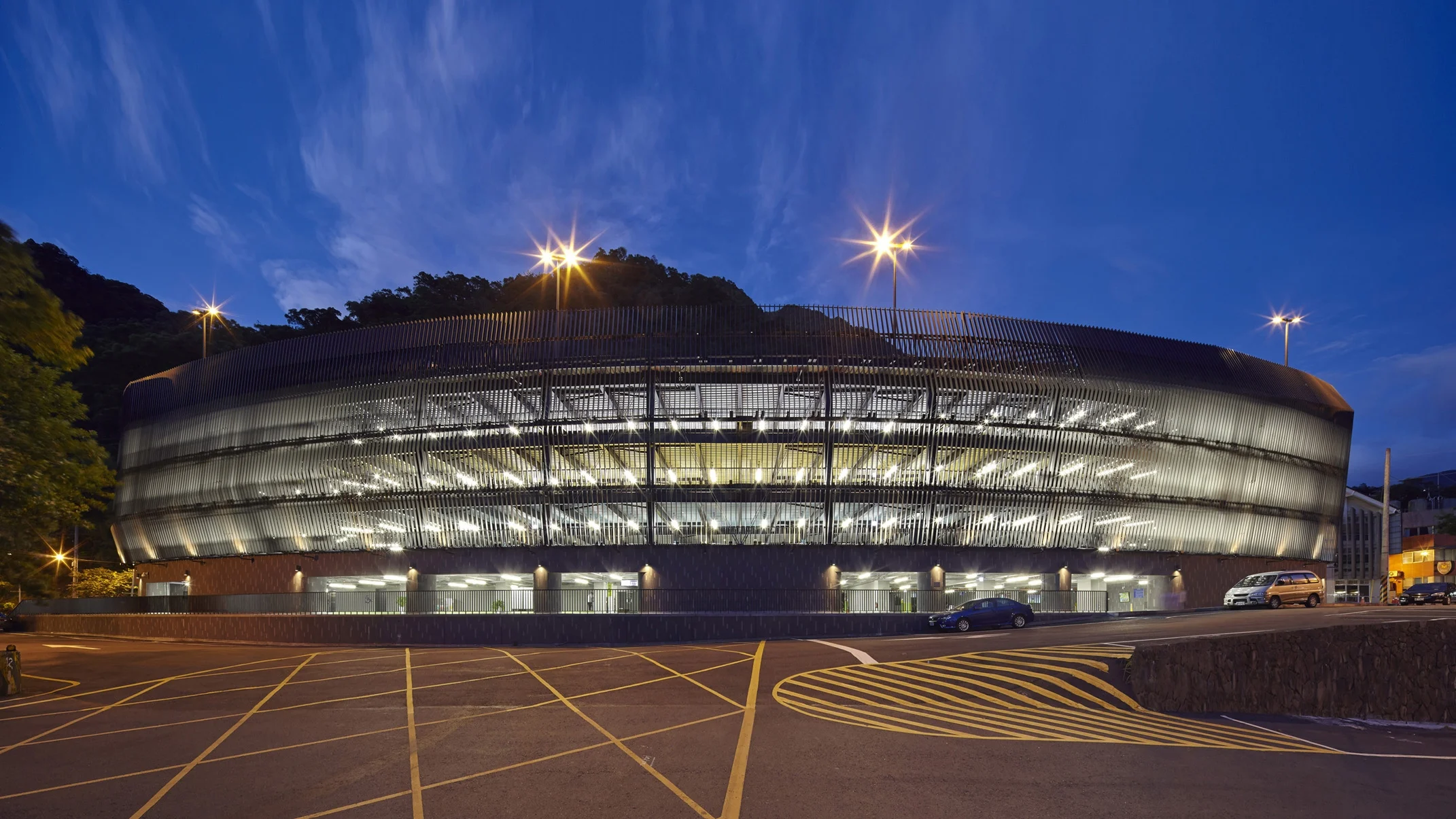 C-Frontal View-02-night-ss.jpg