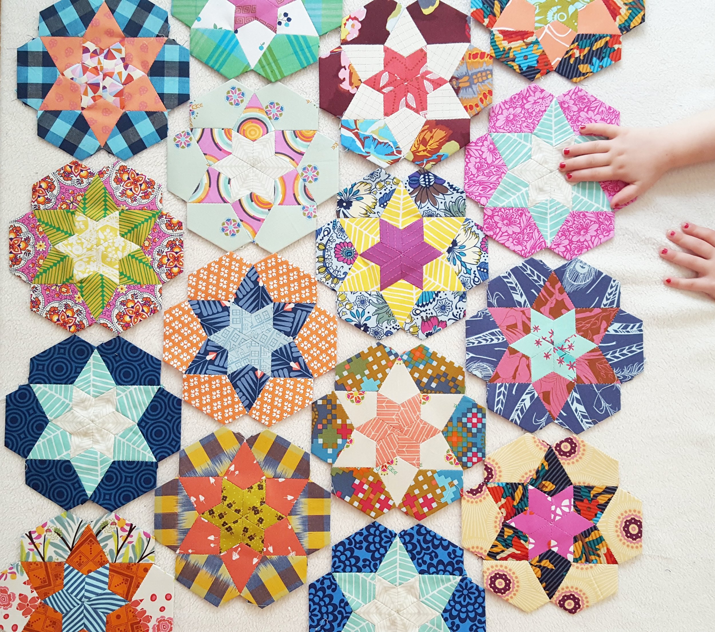 English Paper Piecing for beginners - Daisi Toegel - Flower Sew