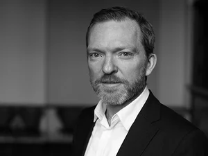 " I Danmark er vi super stærke til innovation og blandt den absolutte verdenselite når det gælder entreprenørskab (5 plads på 2017 udgaven af GEDI indekset, vi var nr. 3 i 2016). Men der hvor det halter er, at få virksomhederne til at finde det ekstra gear, skalere op og få mindre innovative virksomheder til at blive til store vækst motorer. Derfor Scale-Up. Derfor skal din virksomhed også i søgelyset - vil du gerne gennem et intensivt program der kan få det bedste frem i dig og din virksomhed - så kontakt os med henblik på at deltage i Scale-Up for de maritime virksomheder. " - Mikkel Hansen, CEO, Maritime Development Center