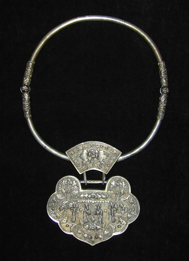 Silver neckpiece, China, late 19th century.