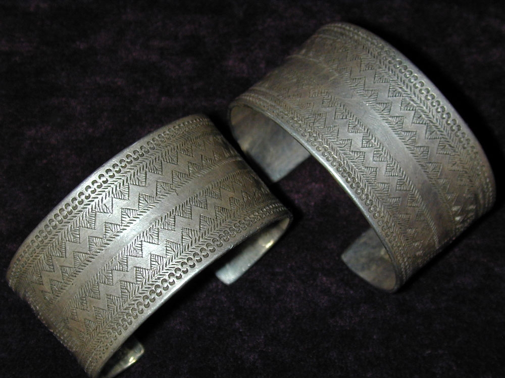 Akha, Lahu or Lisu silver bracelet pair, northern Burma or Siam, early 20th century.