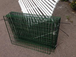 Jeg pakker med meg kompostgjerder og reisebur og venter på medhjelpere. 