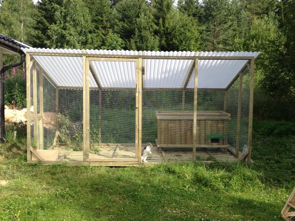 Utegård og hus til kanin — Den store kaninboka