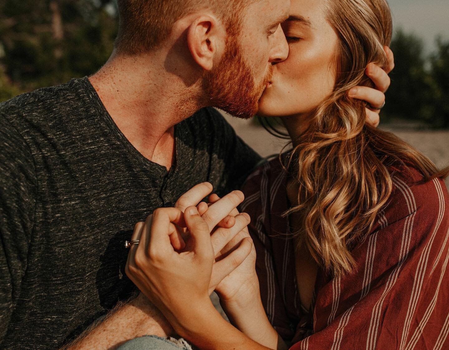 &mdash; spring is coming and I couldn&rsquo;t be more excited ✨
&bull;
&bull;
&bull;
#engagement #canon #35mm #photojournalism #photobugcommunity #belovedstories #alwayscreating #creatingtocreate #makeportraits #bohostyle #bohochic #simplicity #weddi