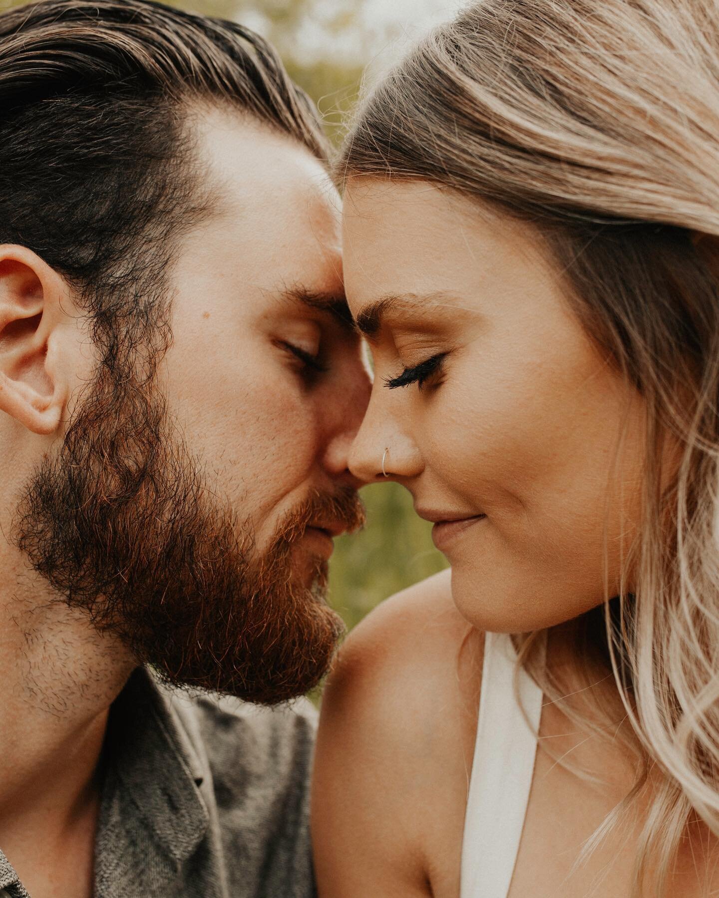 &mdash; golden hour sessions are approaching &amp; I&rsquo;m quite frankly stoked for them ✨
&bull;
&bull;
&bull;
#wedding #canon #35mm #photojournalism #photobugcommunity #belovedstories #alwayscreating #creatingtocreate #makeportraits #bohostyle #b