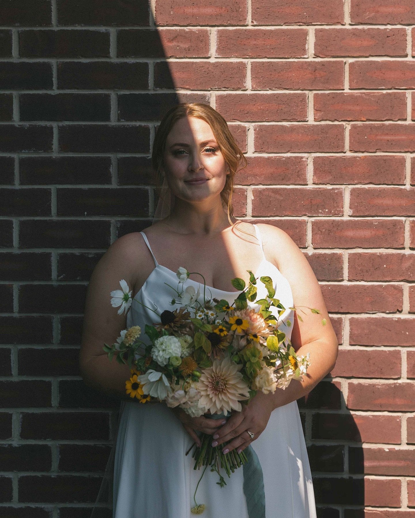 Shashta on her wedding day ✨ ft one of my favourite bouquets of 2023 grown &amp; created by @ourcenturyschoolhouse 
.
.
.
I have 2 more wedding dates available for 2024! Friendly reminder that if you are getting married in November, December, Februar