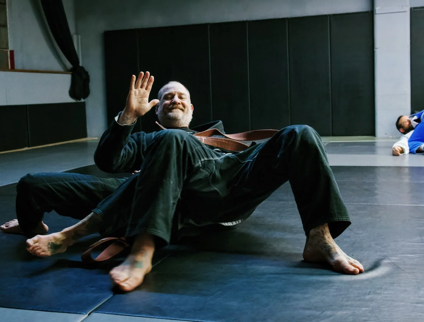 Happy Holidays we hope to see you on the mats in the new year. Ask about our BUY 1, GIFT HOLIDAY DEAL on now for new members. Grow together with one of your favourite people. Message for details #sbg #otov #bjjlife