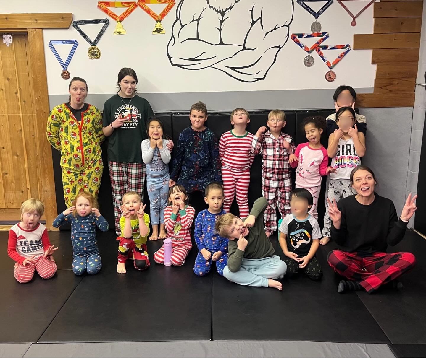 Super fun night with the kiddos for donuts and dodgeball. (Missing some spiders because they ran out too fast 😝)

We&rsquo;ve had such a great year and we can&rsquo;t wait to see what these youngsters bring to the table next year!!!
#bjj #kidsbjj #y