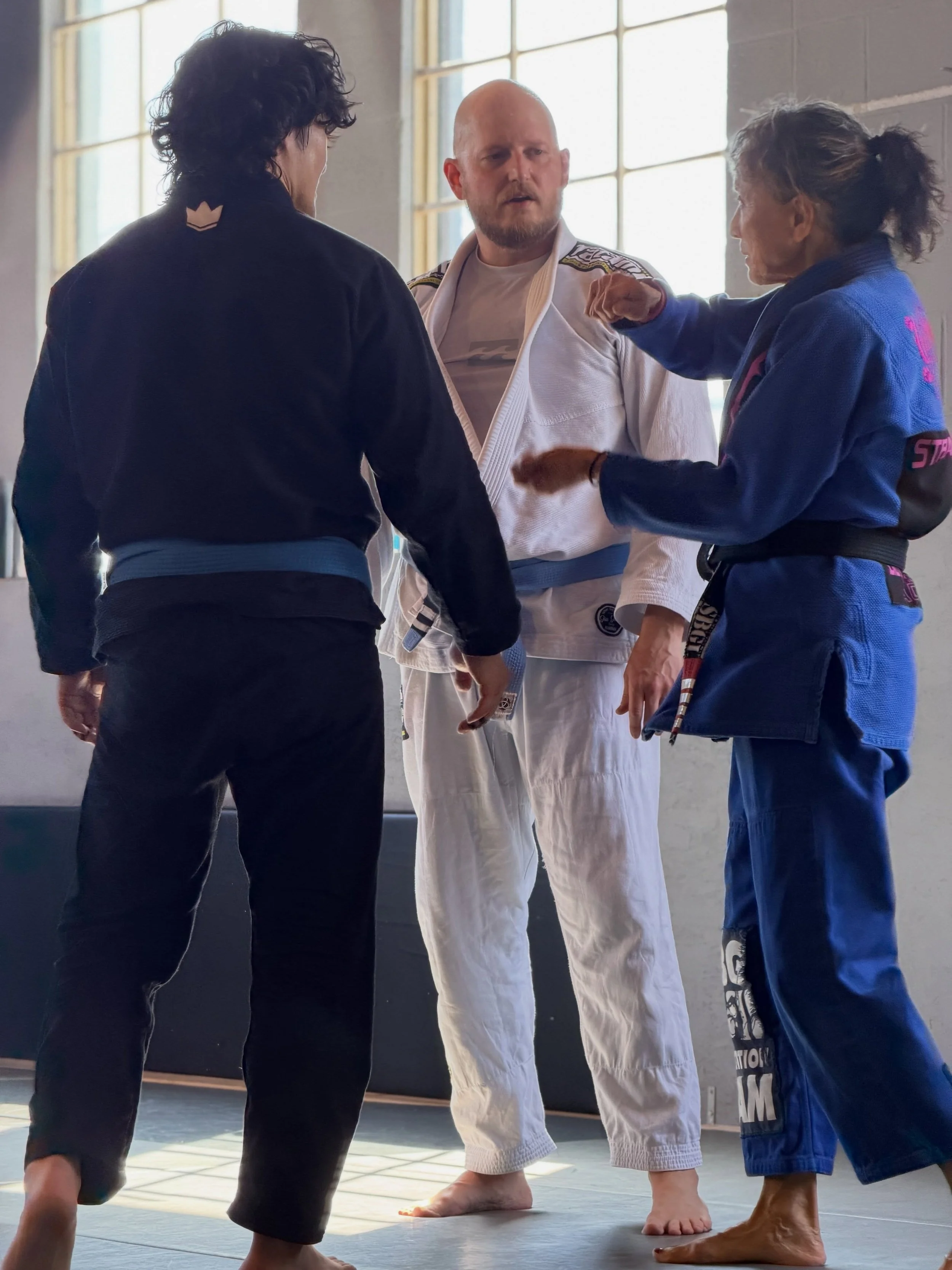 And that&rsquo;s when I said. &ldquo;I don&rsquo;t run from my problems. I hip escape!&rdquo; #sbg #otov #bjjlife #sbgyeg #martialartist 👇click the link in our bio to try a free class today!👇