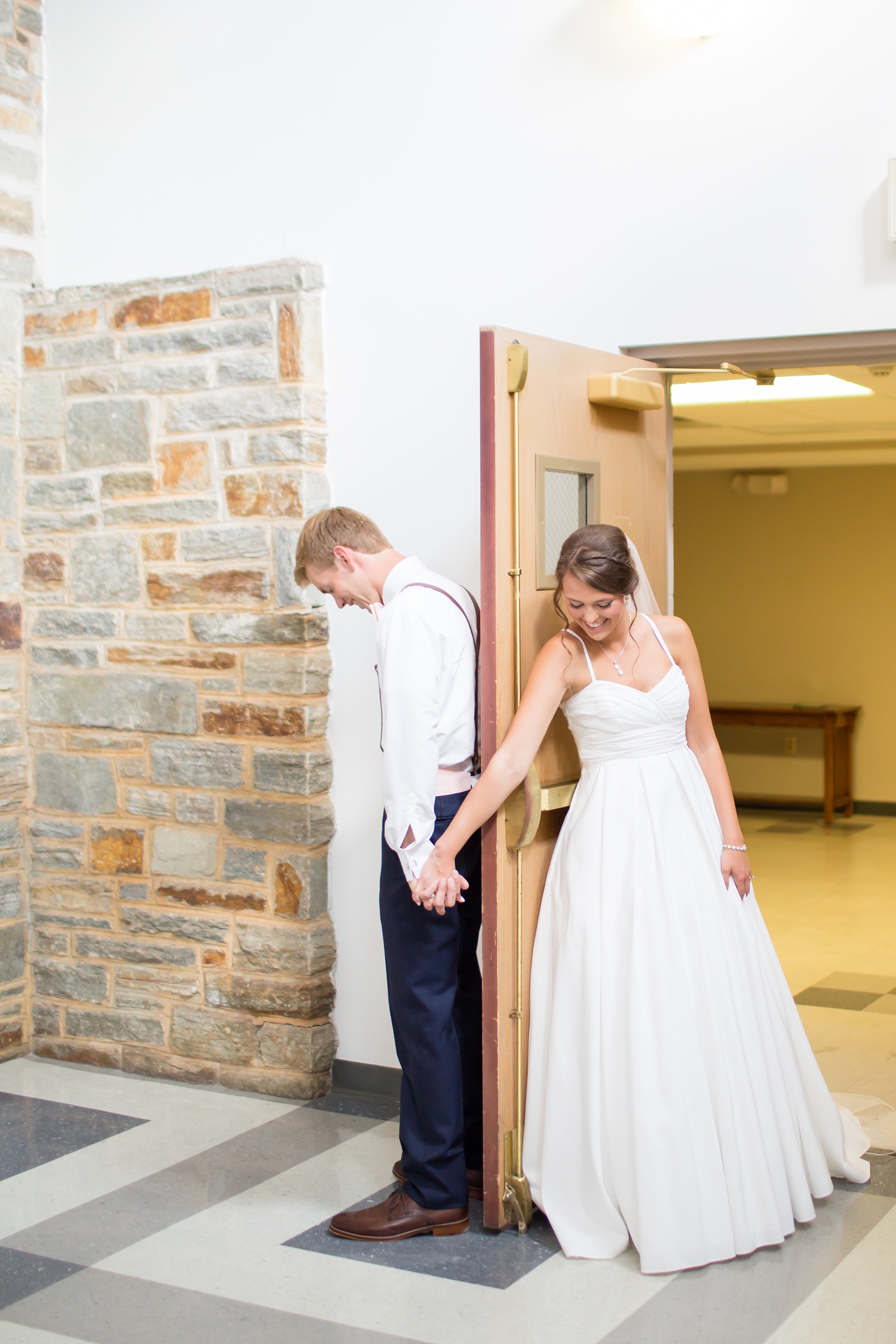  Praying together before the ceremony without seeing each other! 