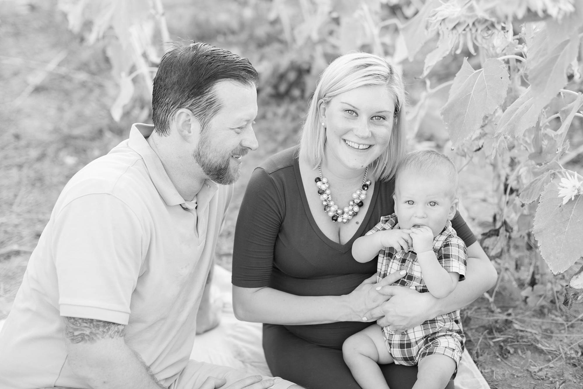 Andrews Family 2016-192_anna grace photography baltimore maryland maternity family photographer sunflower field photo.jpg