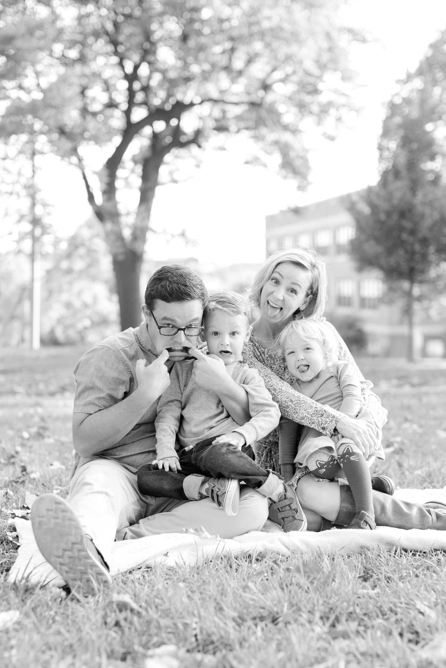 Siemen Family-159_baltimore-maryland-family-photographer-federal-hill-photography-anna-grace-photography-photo.jpg