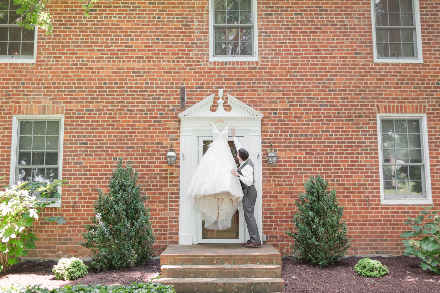  This was special because this was the house she grew up in and it was also the wedding venue. So sweet!&nbsp; 