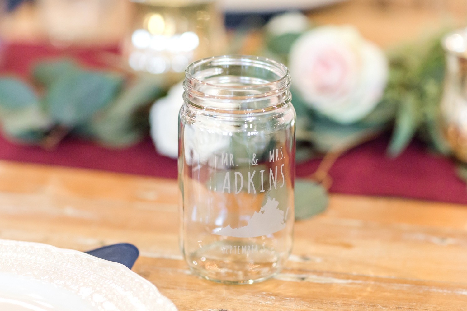  The mason jars were also the wedding favor! Love it. 