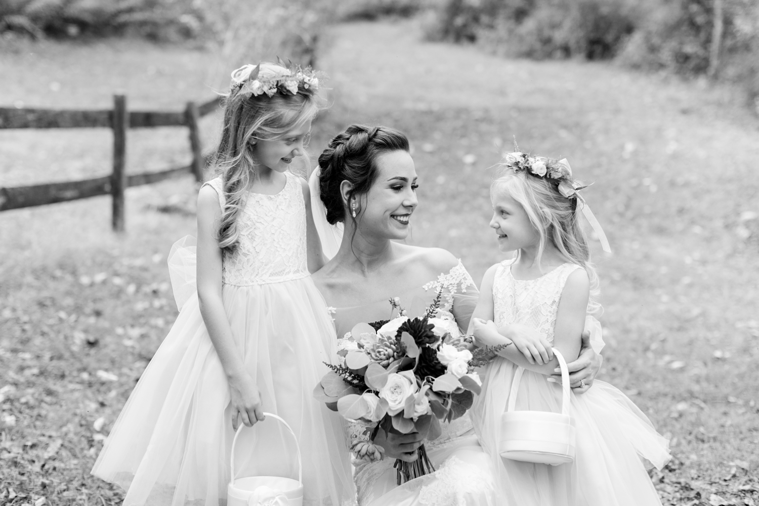  How adorable are these flower girls?! 