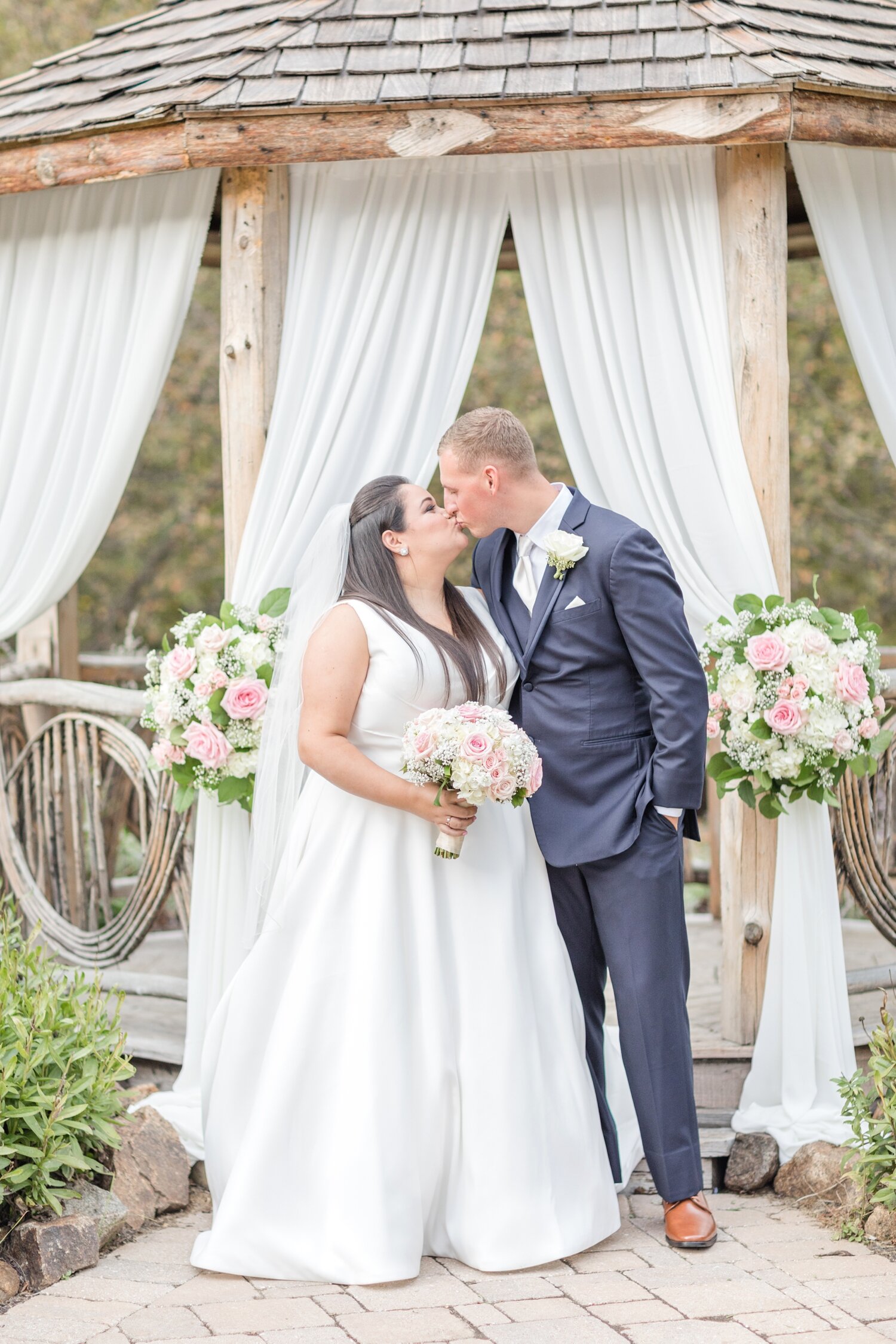 Schinault WEDDING HIGHLIGHTS-201_Liberty-Mountain-Resort-wedding-Pennsylvania-wedding-photography-anna-grace-photography-photo.jpg