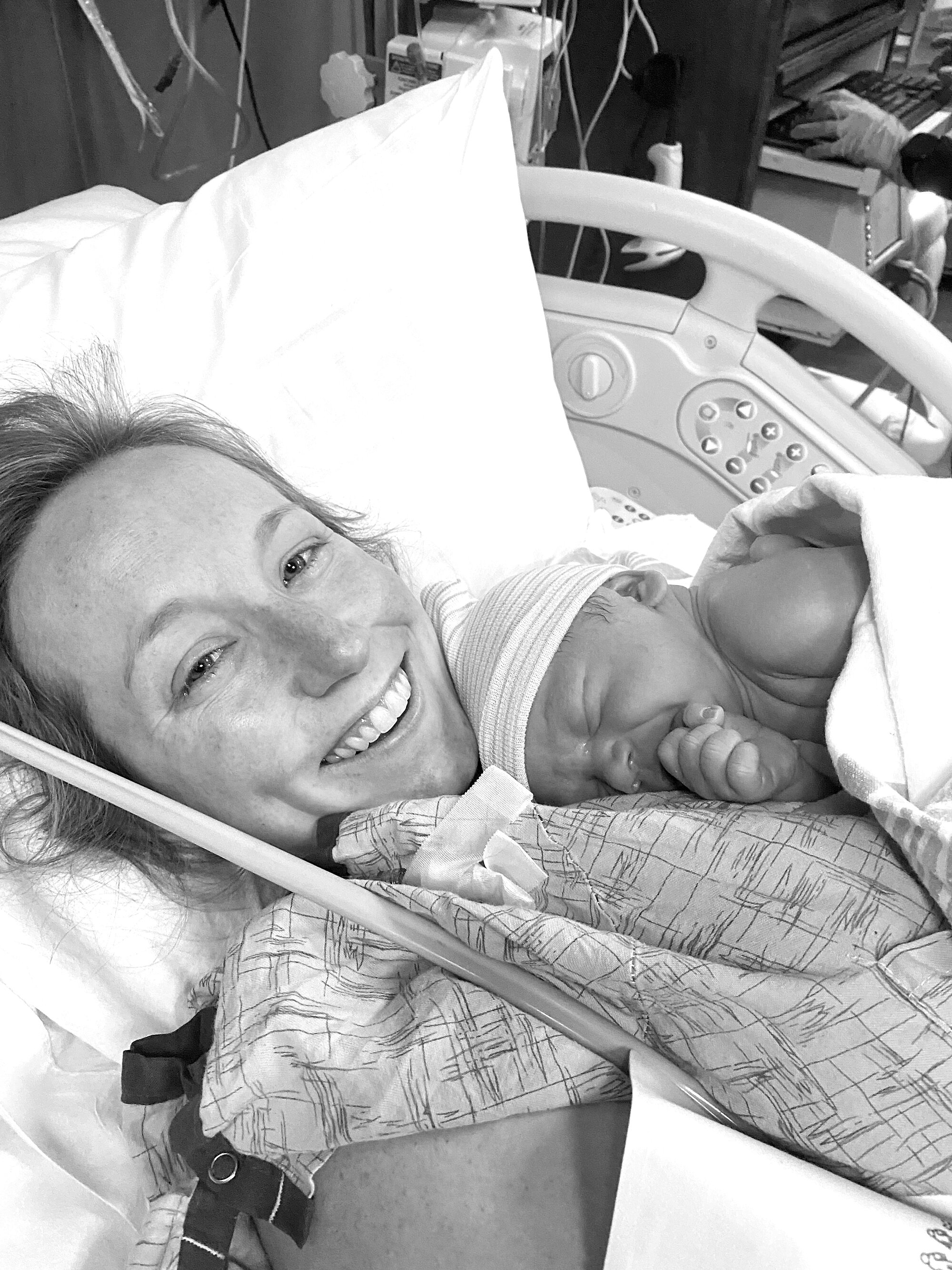 IMG_2555bw_Maryland-newborn-photographer-anna-grace-photography.jpg