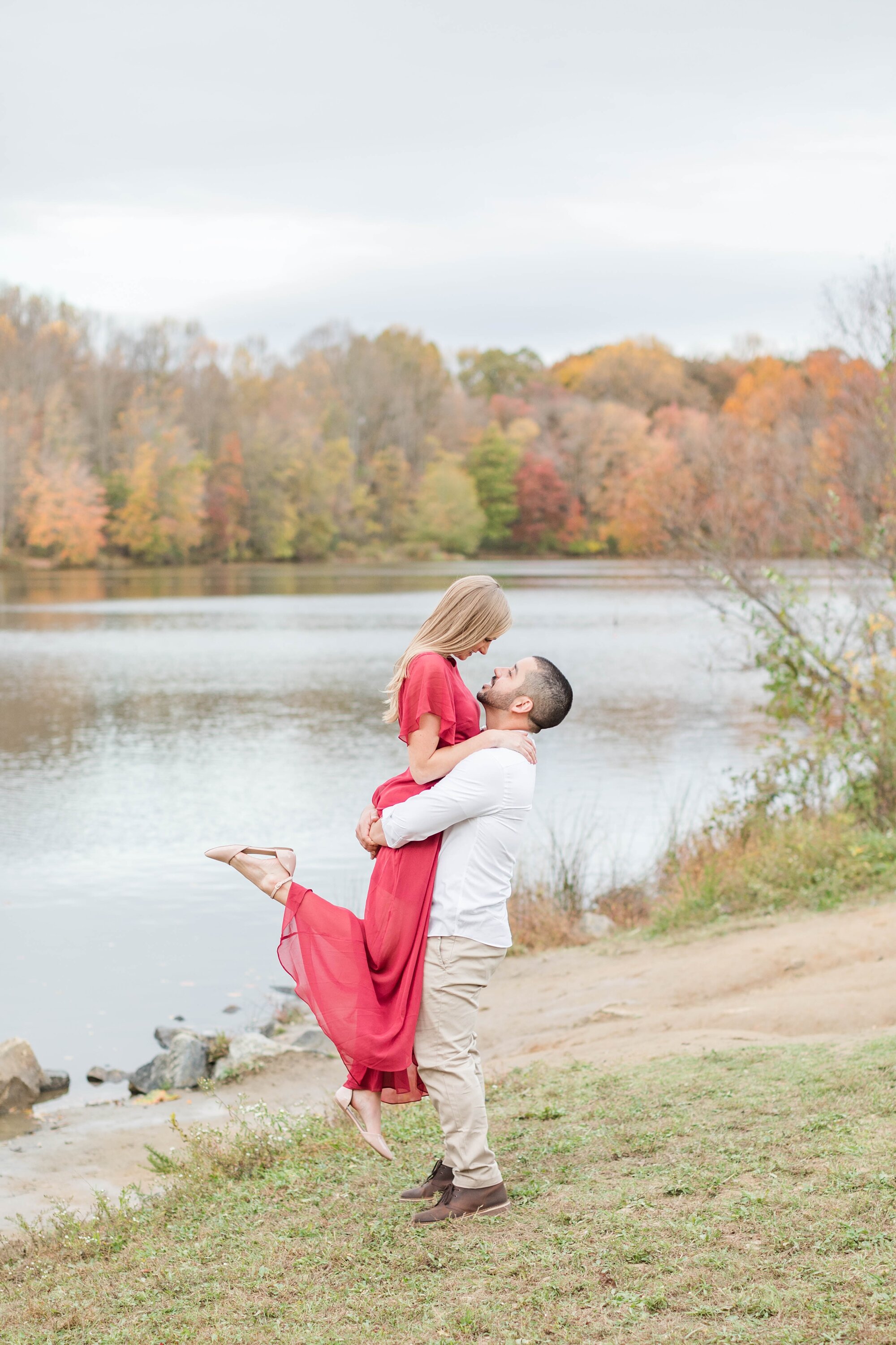 Amanda & Carlos Engagement-115_Maryland-engagement-photographer-Centennial-Park-anna-grace-photography.jpg