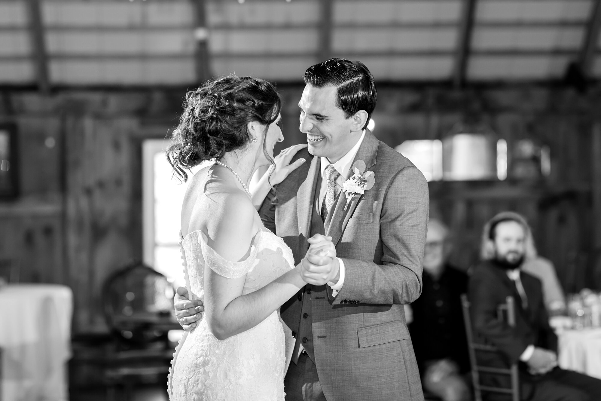 Glaser Wedding Highlights-221_Chanteclaire-Farm-Wedding-Maryland-wedding-photographer-anna-grace-photography.jpg