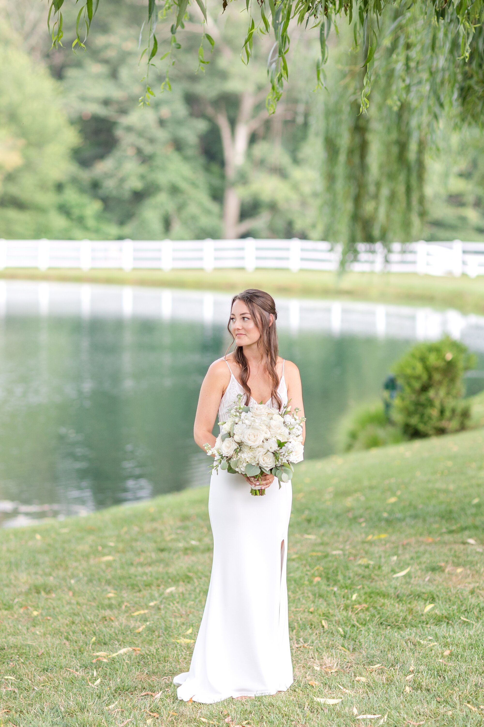 Burke Wedding Highlights-61_Maryland-wedding-photographer-pond-view-farm-anna-grace-photography.jpg