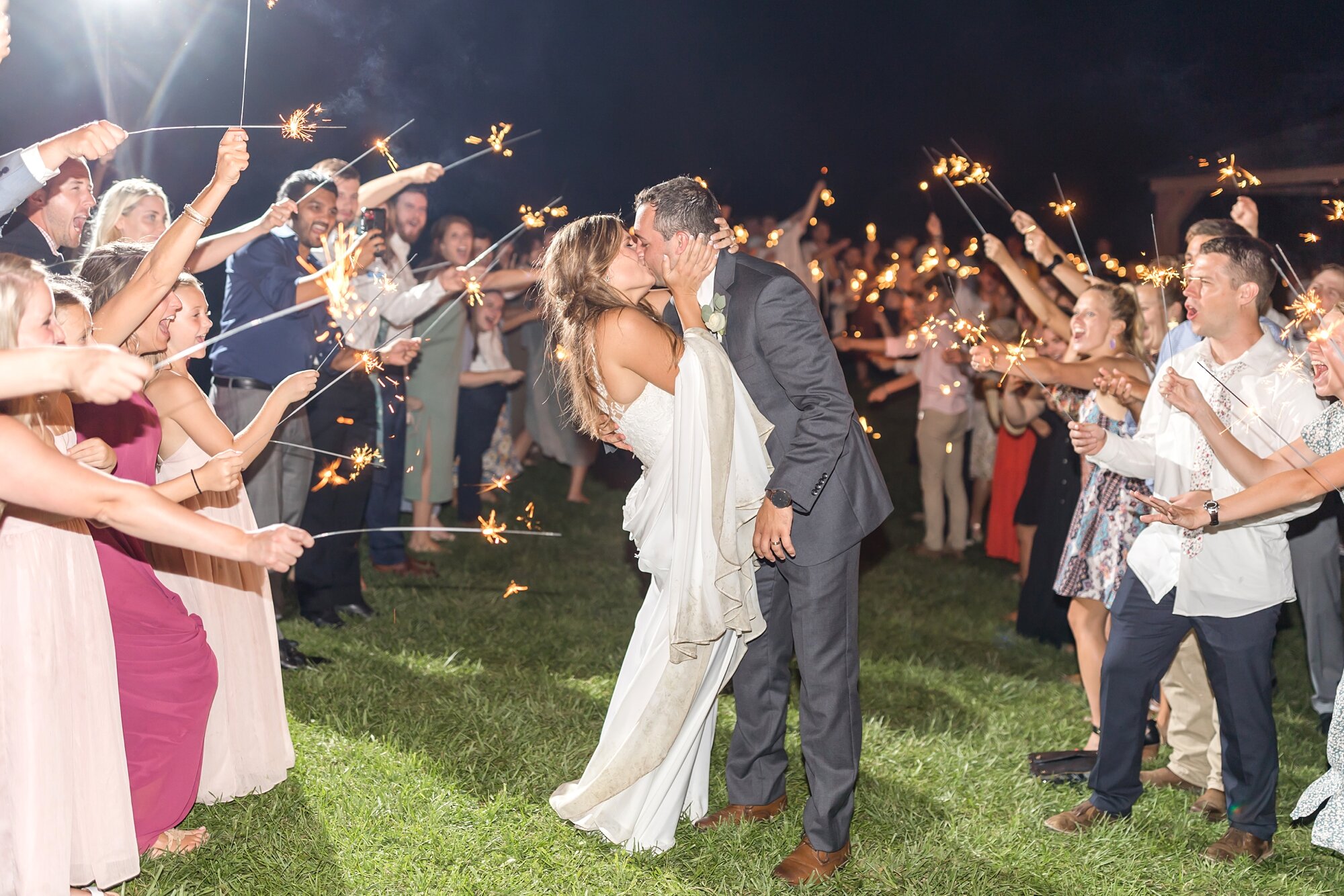 Williams Wedding Highlights-329_Lake-at-Cedar-Hill-wedding--Virginia-photographer-anna-grace-photography.jpg